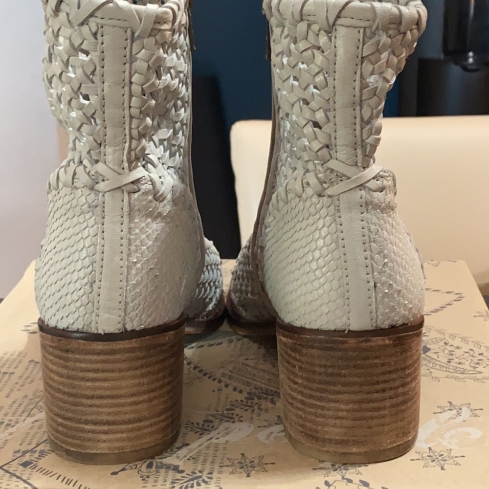 In The Loop Woven Boot - Picture 3 of 6